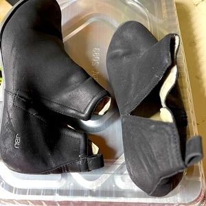 JBU Black Booties- size 9 Great condition